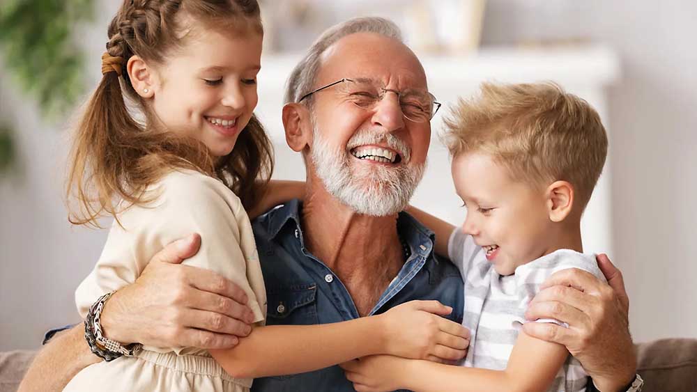 Nonni e nipoti, un legame che fa bene anche alla mente